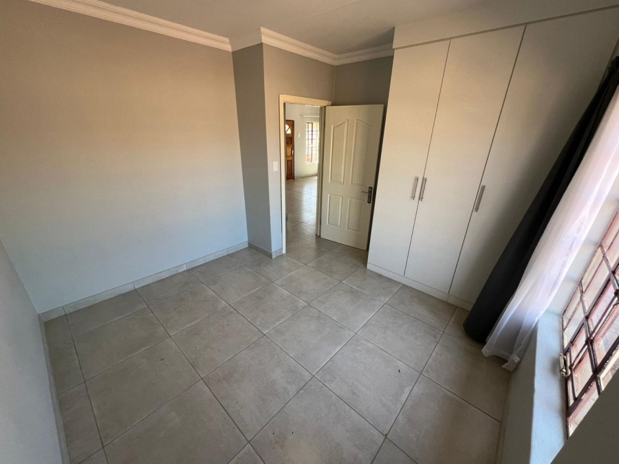 To Let 2 Bedroom Property for Rent in Melodie North West